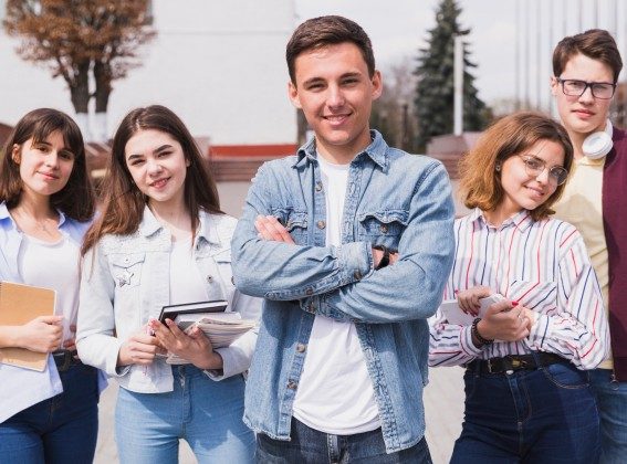 ¿Cuál es la duración de los cursos de inglés que ofrecemos en The Anglo Academy?